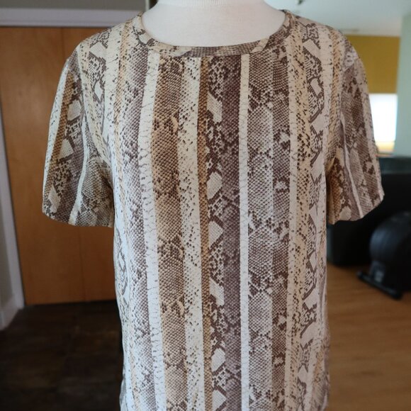 $225 Equipment snakeskin print 100% silk short sleeve shirt top XS beige/brown - Picture 1 of 15